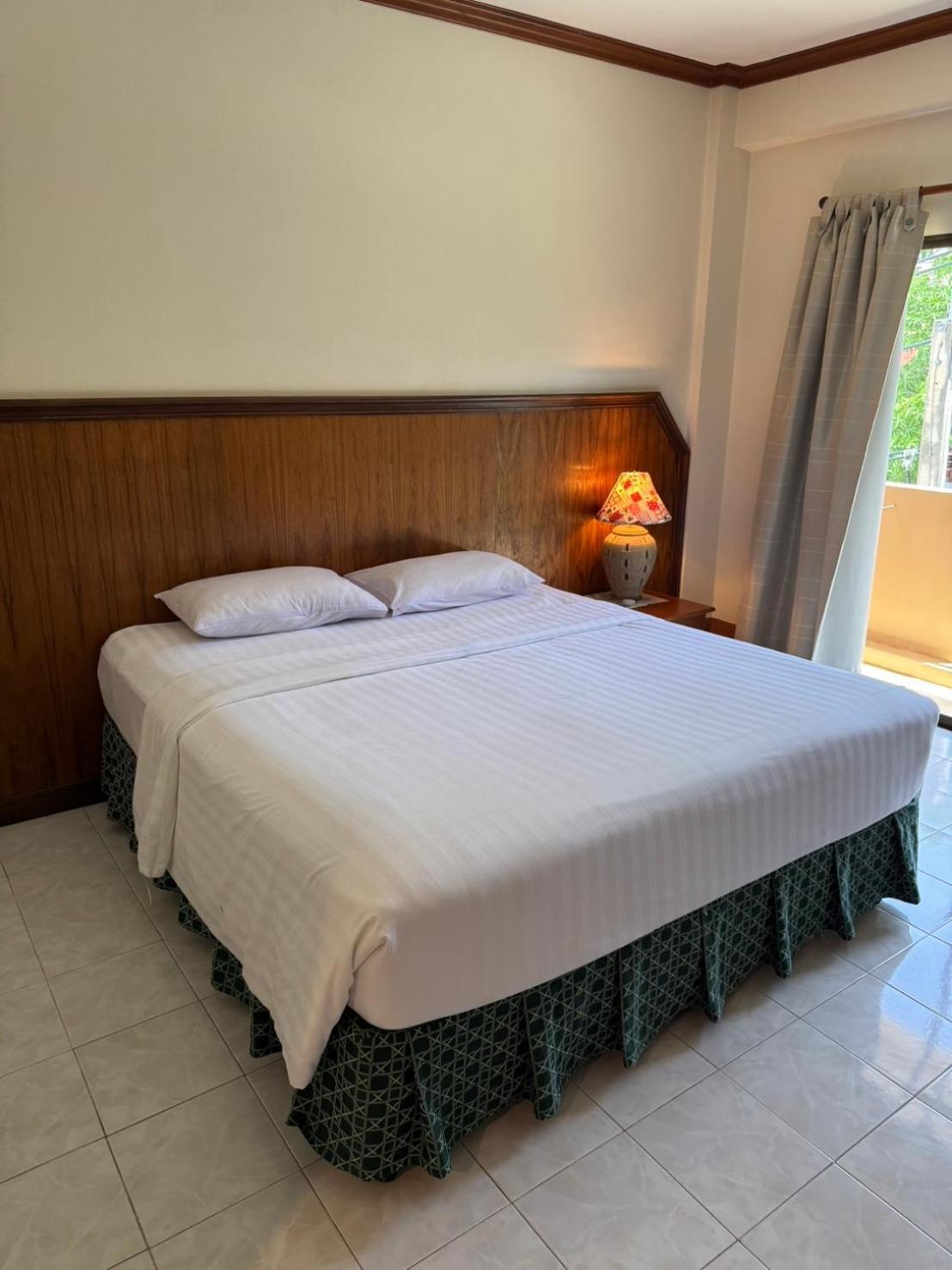 Kata Sun Beach Hotel Екстериор снимка